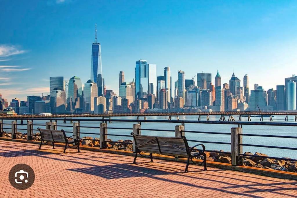 West Ny 12mints From Nycity *